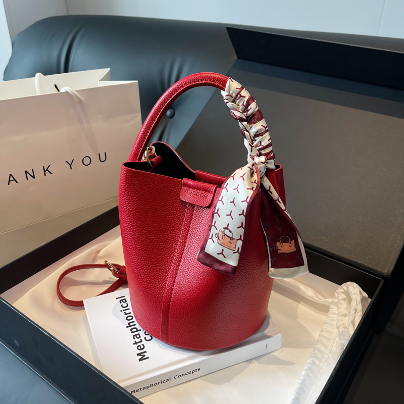 Luxury Bags On Sales - Balde de ombro e crossbody pu