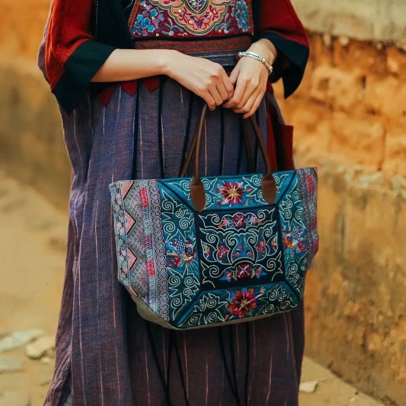 Luxury Bags On Sales - Bolsa tote bordada original dupla face